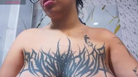 Snapshot of anni_acker_b chatting on April 28, 2026, 12:43 pm Anni acker b online show from April 28, 2026, 12:43 pm