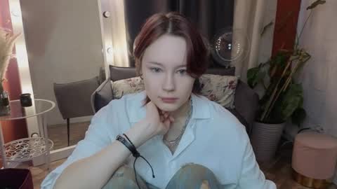 Snapshot of anni_way chatting on March 2, 2026, 5:19 am Anni online show from March 2, 2026, 5:19 am