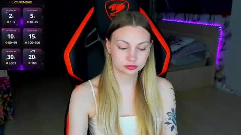 Annie online show from March 25, 2026, 9:54 pm