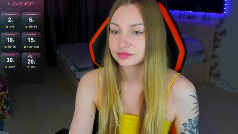 Snapshot of annie69kiss chatting on June 5, 2026, 5:18 pm Annie online show from June 5, 2026, 5:18 pm