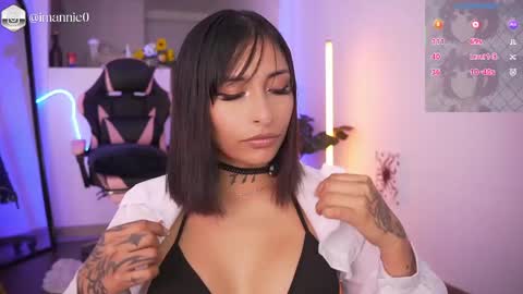 Snapshot of annie_couper chatting on May 17, 2026, 8:49 pm Annie online show from May 17, 2026, 8:49 pm
