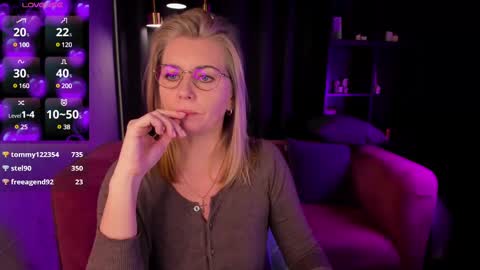 Annie online show from March 9, 2025, 8:51 am