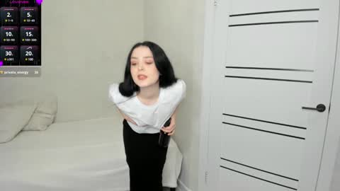 annieparson online show from February 13, 2025, 3:46 pm