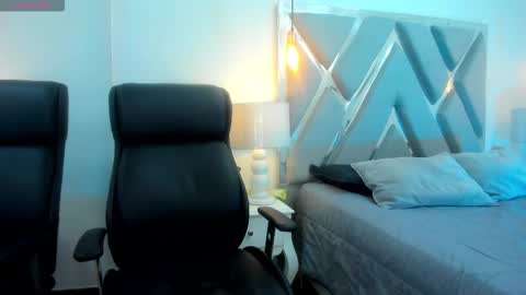 ANNIE  online show from October 19, 2025, 12:39 pm