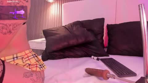 Snapshot of anniie_clarkson chatting on April 25, 2026, 9:45 pm ANNIE online show from April 25, 2026, 9:45 pm