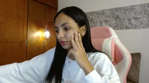 AnnaS online show from October 10, 2025, 3:11 pm