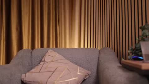 annittastar online show from October 20, 2025, 2:23 am