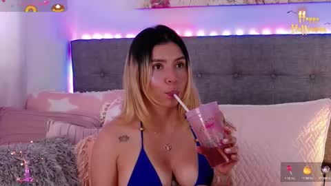 Antonella Lee online show from October 25, 2025, 7:08 pm