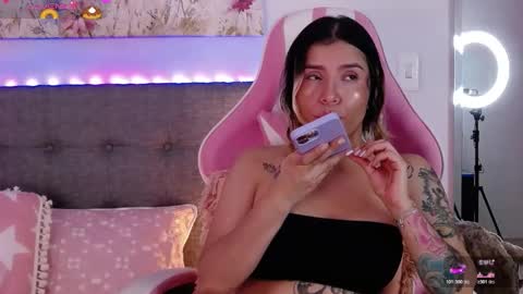 Antonella Lee online show from November 19, 2025, 7:03 pm