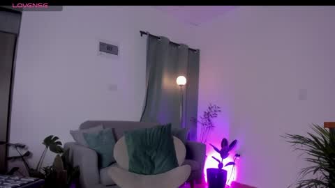 Anntonia Woods  online show from April 10, 2026, 1:00 am