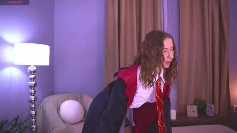 Annuetta online show from December 14, 2025, 7:47 am