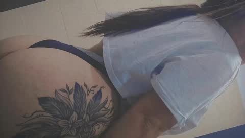 Snapshot of anny_louis chatting on February 16, 2025, 8:10 am ANNY LOUIS online show from February 16, 2025, 8:10 am