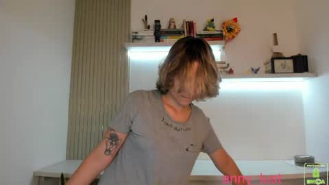 Snapshot of anny_lust chatting on May 15, 2026, 9:33 pm Issabela online show from May 15, 2026, 9:33 pm