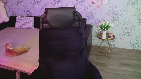 Annie online show from December 26, 2024, 12:14 am