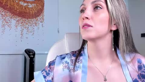 Snapshot of anny_sweet72 chatting on February 11, 2025, 4:02 pm Anny online show from February 11, 2025, 4:02 pm