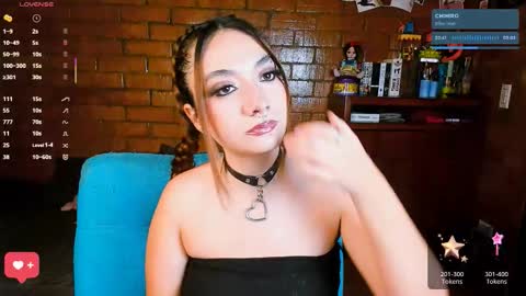 Anny  IG online show from November 25, 2025, 3:28 am