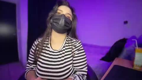 annymsk online show from July 17, 2026, 3:46 am