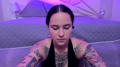 AnnyT online show from January 14, 2025, 9:20 pm