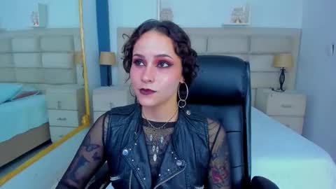 AnnyT online show from October 10, 2025, 10:09 pm