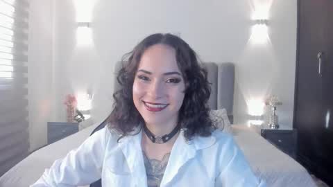Snapshot of annythomsonn chatting on February 2, 2026, 9:46 pm AnnyT online show from February 2, 2026, 9:46 pm