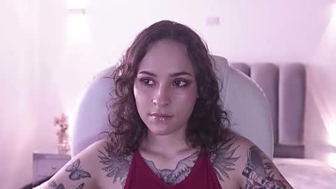 Snapshot of annythomsonn chatting on February 14, 2026, 9:00 pm AnnyT online show from February 14, 2026, 9:00 pm