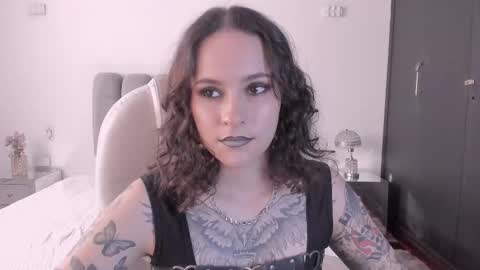 Snapshot of annythomsonn chatting on February 23, 2026, 9:45 pm AnnyT online show from February 23, 2026, 9:45 pm