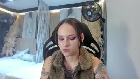 AnnyT online show from March 27, 2026, 10:53 pm