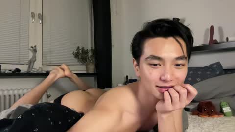 asiantwinkboy online show from December 21, 2024, 4:09 am