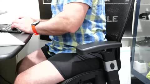 D online show from April 15, 2026, 12:12 pm