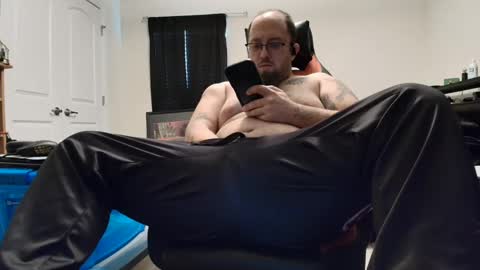 anthonygiacomazzo1 online show from November 3, 2025, 4:08 pm