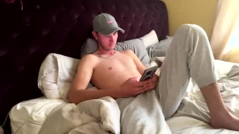 Snapshot of antoinedv chatting on July 29, 2026, 7:17 am antoinedv online show from July 29, 2026, 7:17 am
