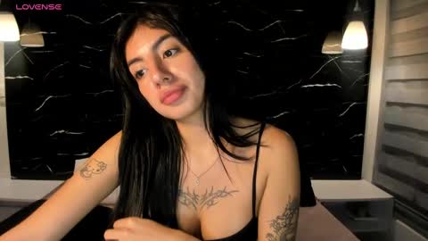 Snapshot of antonella__rouse chatting on December 31, 2024, 7:10 am Antonella online show from December 31, 2024, 7:10 am