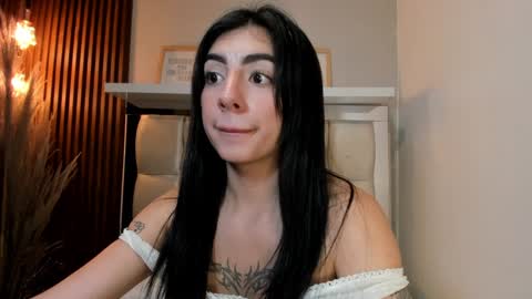 Snapshot of antonella__rouse chatting on February 26, 2025, 1:43 am Antonella online show from February 26, 2025, 1:43 am