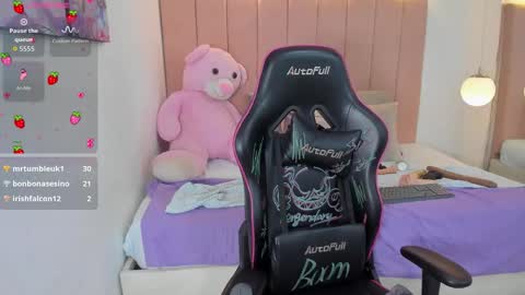 Snapshot of antonella_moon7 chatting on March 2, 2026, 7:15 am Antonella Moon 7 online show from March 2, 2026, 7:15 am