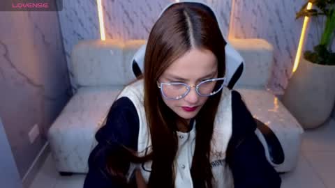 Snapshot of antonella_tx_ chatting on May 13, 2026, 12:35 pm Follow me.. Live 1430 to 2100 online show from May 13, 2026, 12:35 pm