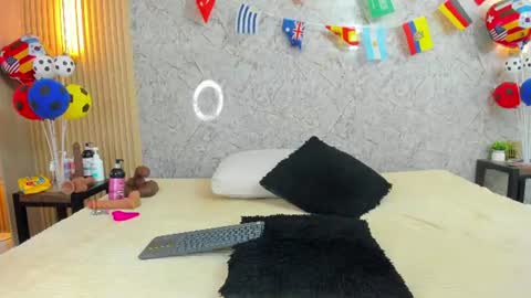 Snapshot of antonella_west chatting on July 8, 2026, 9:52 pm Anto online show from July 8, 2026, 9:52 pm