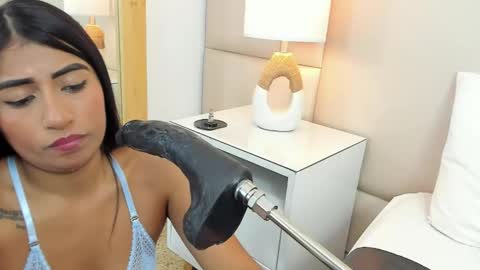 Antonia online show from December 5, 2025, 4:25 pm