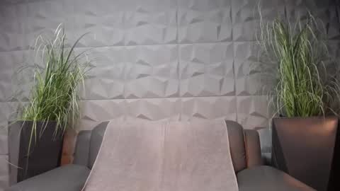 HI My name is Antonio online show from December 31, 2024, 12:11 am