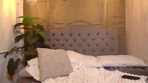 Antonella online show from February 20, 2026, 6:37 am