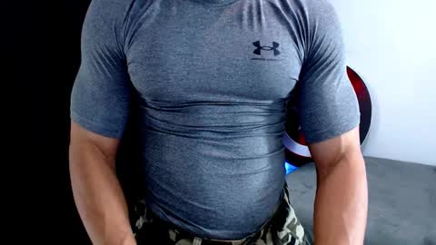 Snapshot of antonywebb94 chatting on February 3, 2026, 4:43 am Instagram miguelangel1802 online show from February 3, 2026, 4:43 am