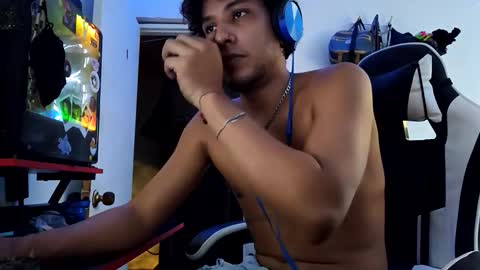 AnuarDHM online show from October 7, 2025, 12:52 am