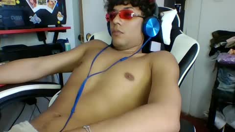 AnuarDHM online show from November 3, 2025, 4:30 pm