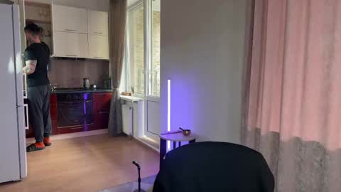 Tom online show from April 15, 2026, 8:43 am