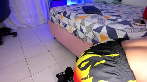 Snapshot of any_21 chatting on December 8, 2024, 8:04 pm Any online show from December 8, 2024, 8:04 pm