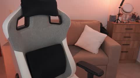 anya online show from February 1, 2026, 7:34 pm