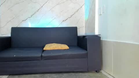 anyelo_sexyhot online show from October 15, 2025, 11:43 am