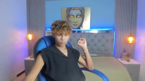 anyelotwink online show from March 23, 2026, 6:17 am