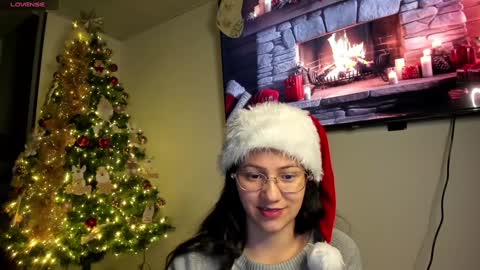 Anyi  Orion and Pyxis online show from December 8, 2024, 1:24 am