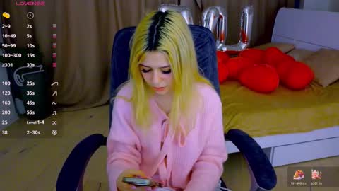 ApheliaStar online show from February 15, 2026, 3:53 pm