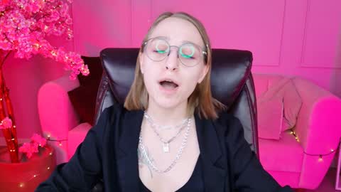 APHEX QUEEN online show from December 13, 2024, 4:27 pm